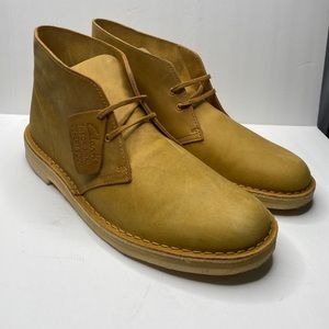 CLARKS THE ORIGINAL DESERT  BOOT YELLOW 108405 - SIZE 10.5M